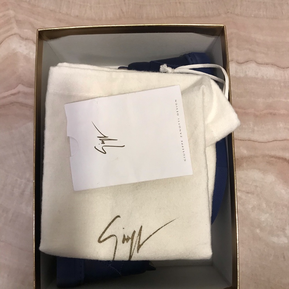 Authentic Toddlers Designer sneaker!